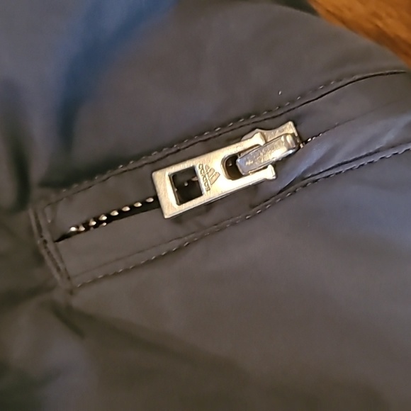 Stella McCartney calibration with Adidas small lined pants. Excellent Condition - Picture 6 of 7